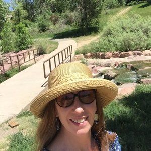 Meet your Posher, Linda